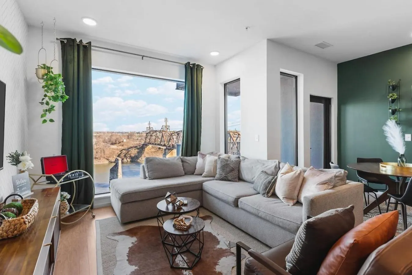 Luxury Riverview Condo With Patio Walk To Broadway 纳什维尔