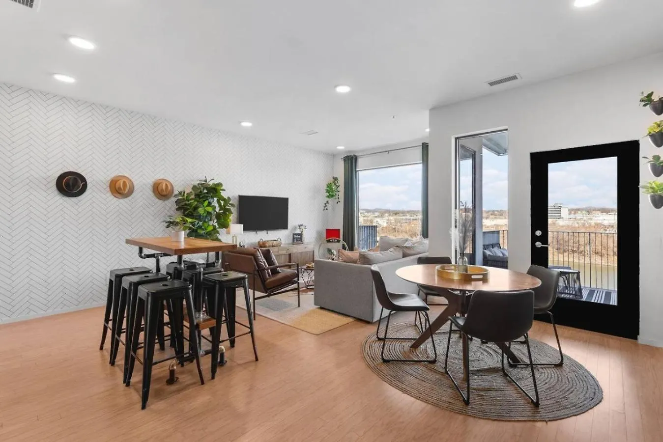 Luxury Riverview Condo With Patio Walk To Broadway 纳什维尔